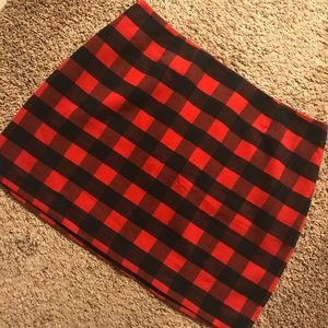 Black & red felt mini skirt!